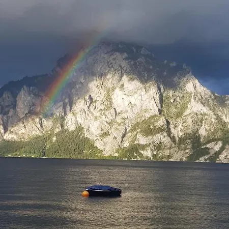 Hébergement de vacances Ferienhaeuschen Am Traunsee Mit Tretboot Am Badeplatz Altmünster