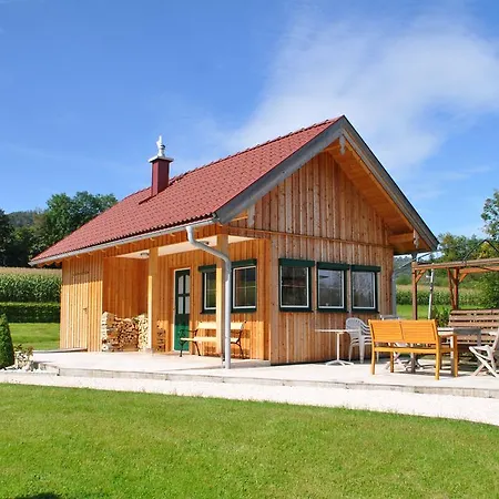 Ferienhaeuschen Am Traunsee Mit Tretboot Zur Freien Nutzung Am Badeplatz Holiday home